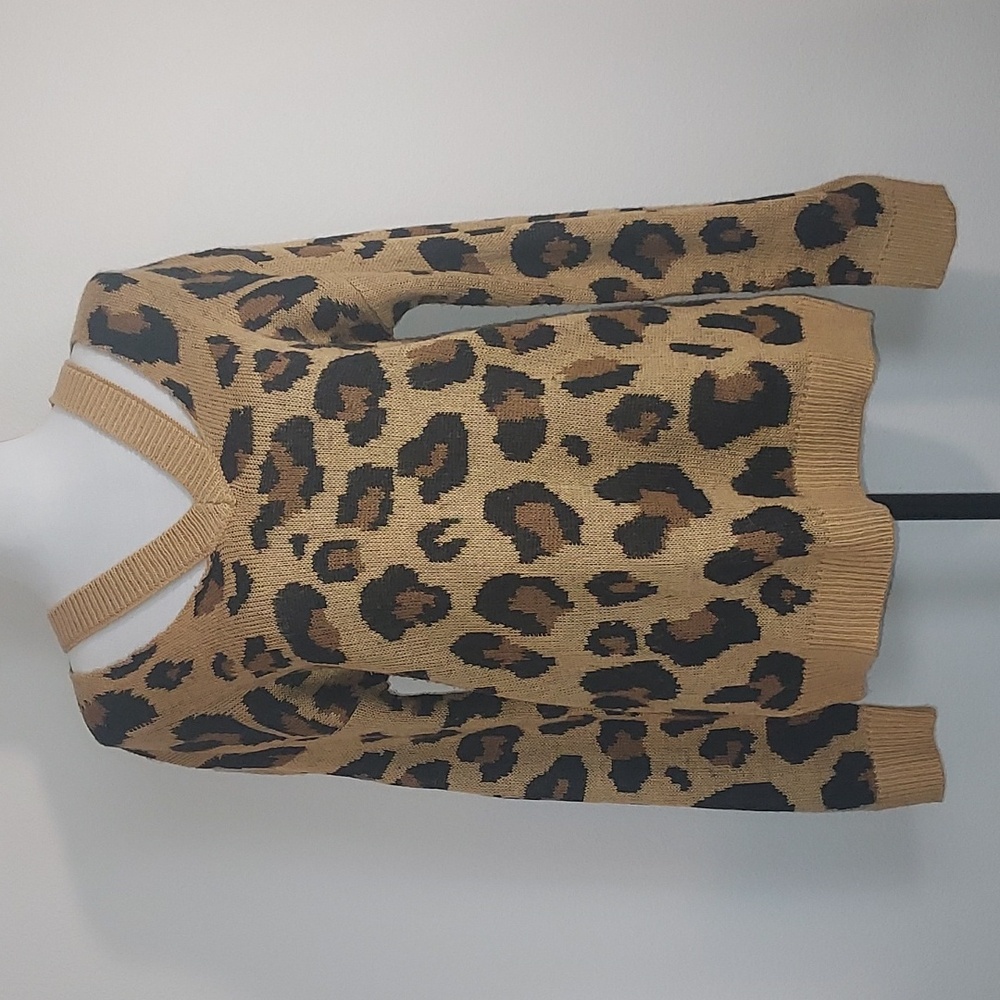 Lisa and Rose Tan Brown Black Leopard Print Cut-Out Sweater Size Medium